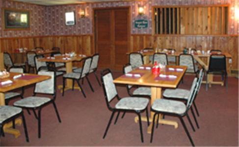 Zellar'S Village Inn Newberry Exterior foto