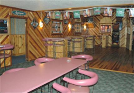 Zellar'S Village Inn Newberry Exterior foto